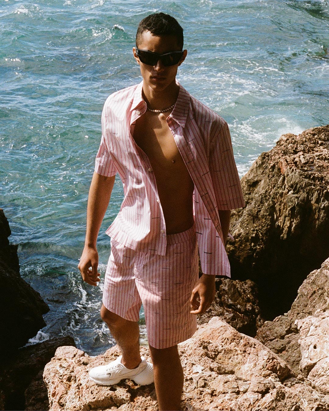5_Givenchy_HighSummer23_DrewVickers_150dpi_1080x1350
