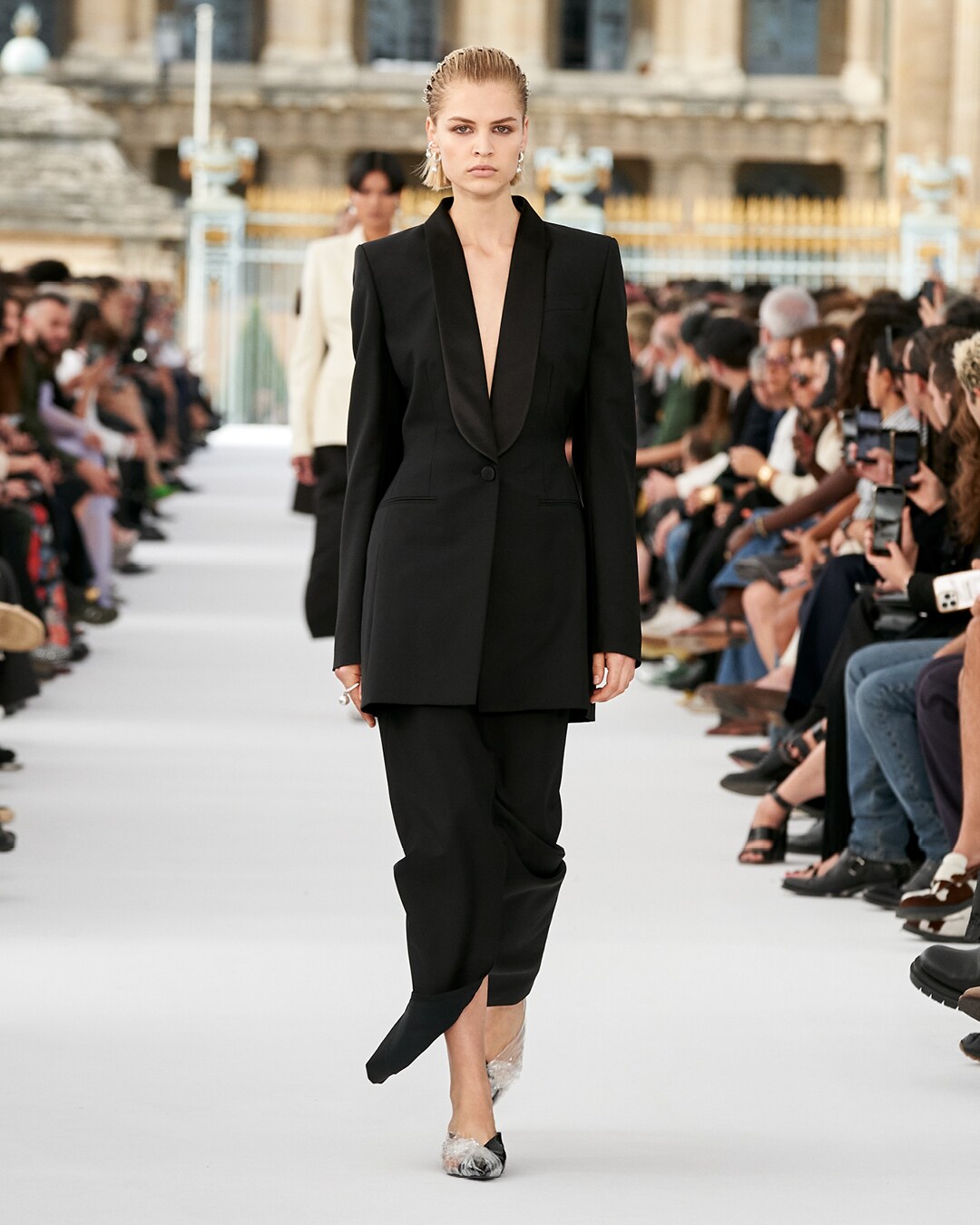 2024年春夏ウィメンズウェアコレクション | Givenchy 2024年春夏ウィメンズウェアコレクション | Givenchy
