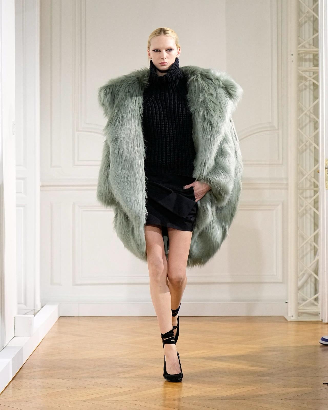 Look 14
