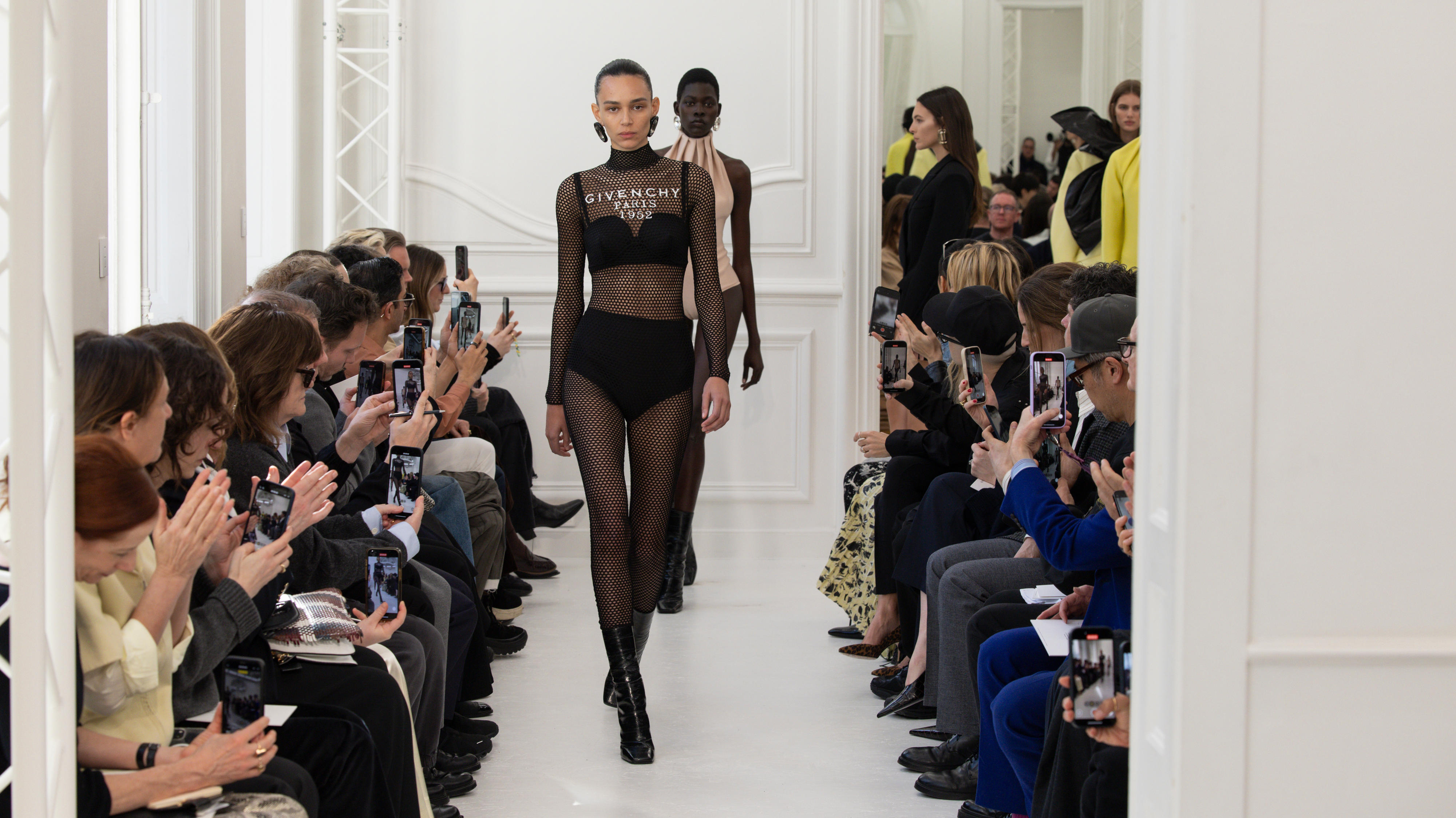 GIVENCHY FW25 WOMENSWEAR COLLECTION