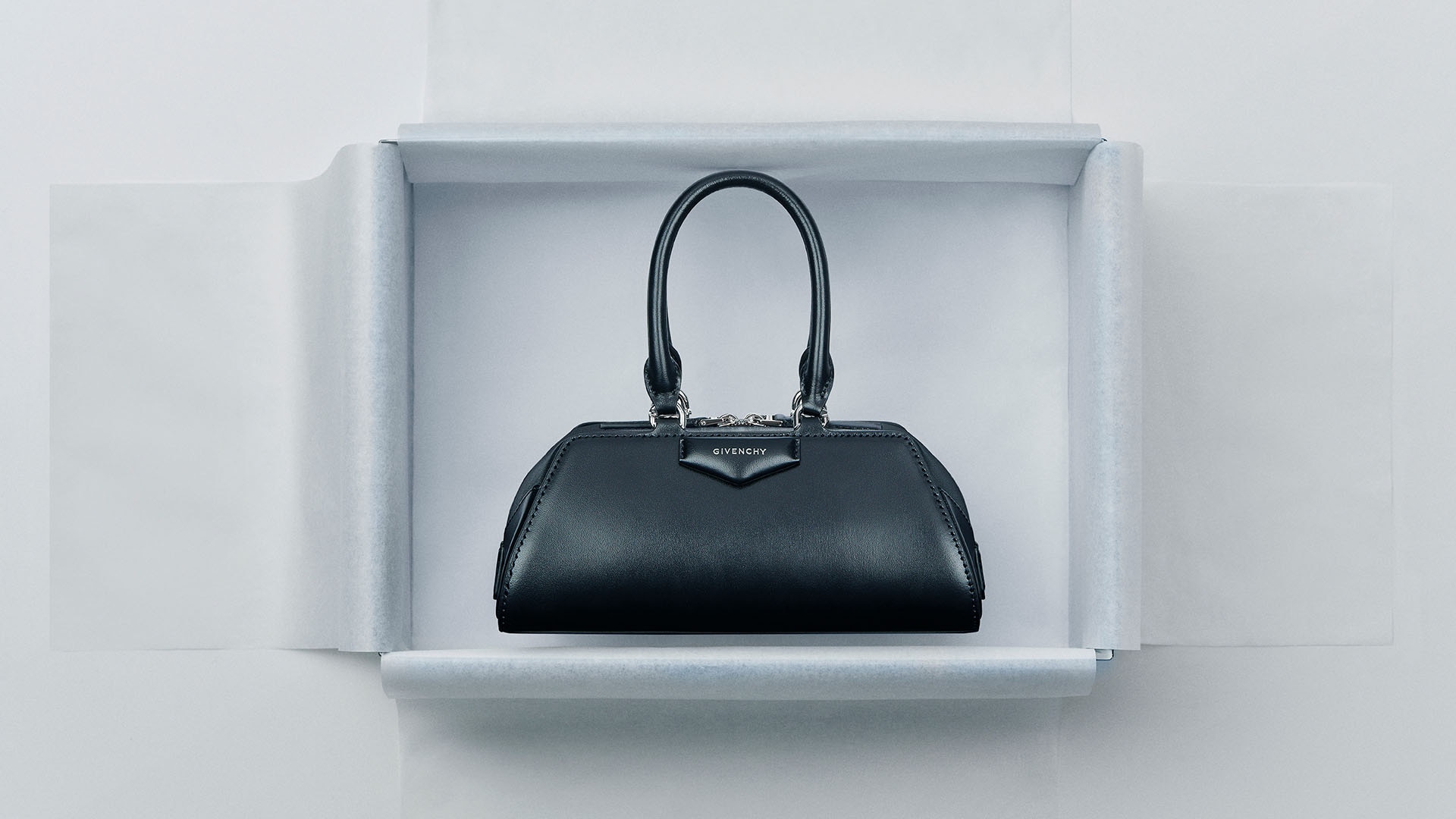 GIVENCHY_F25_STILLS_16x9_18WEB