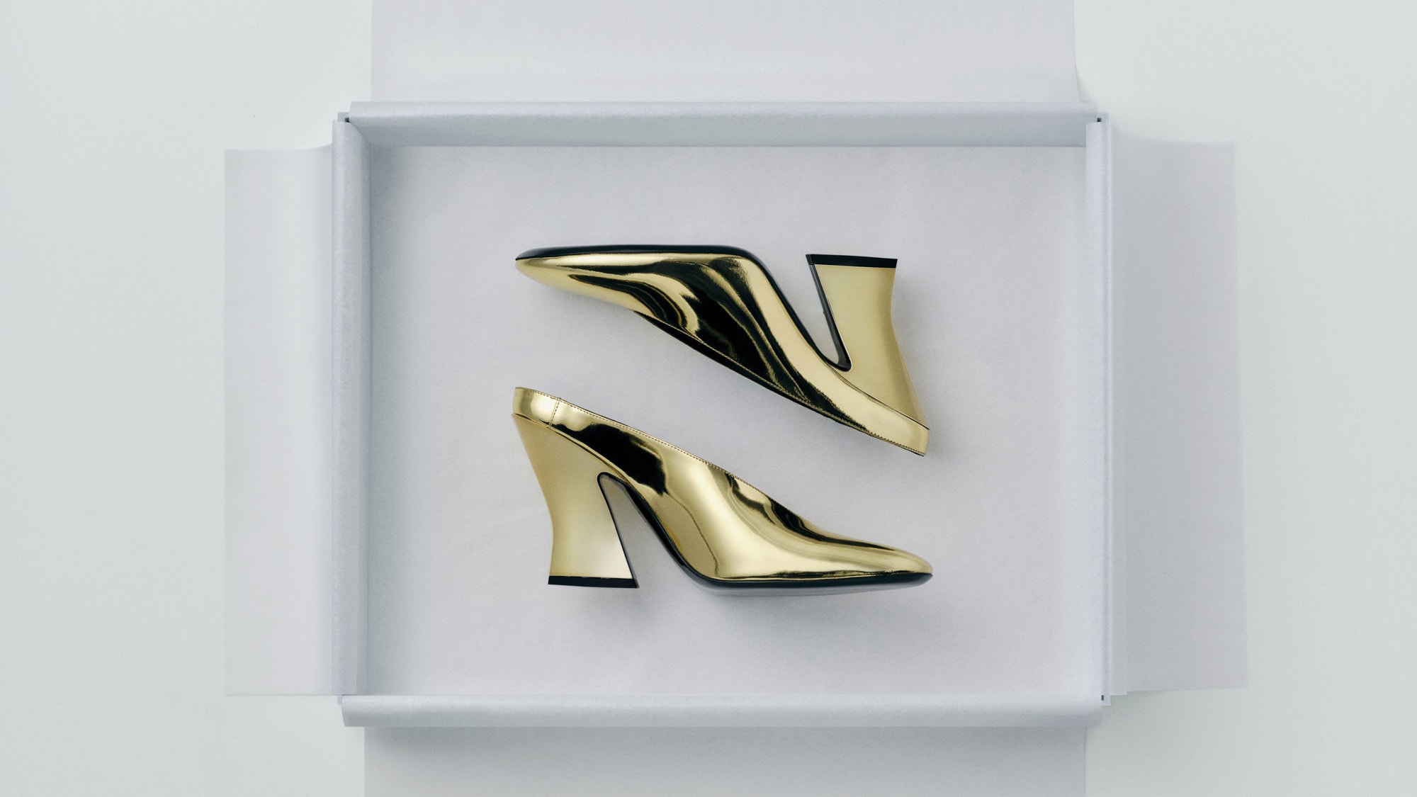 Shop Women's Designer Red Shoes | Givenchy US