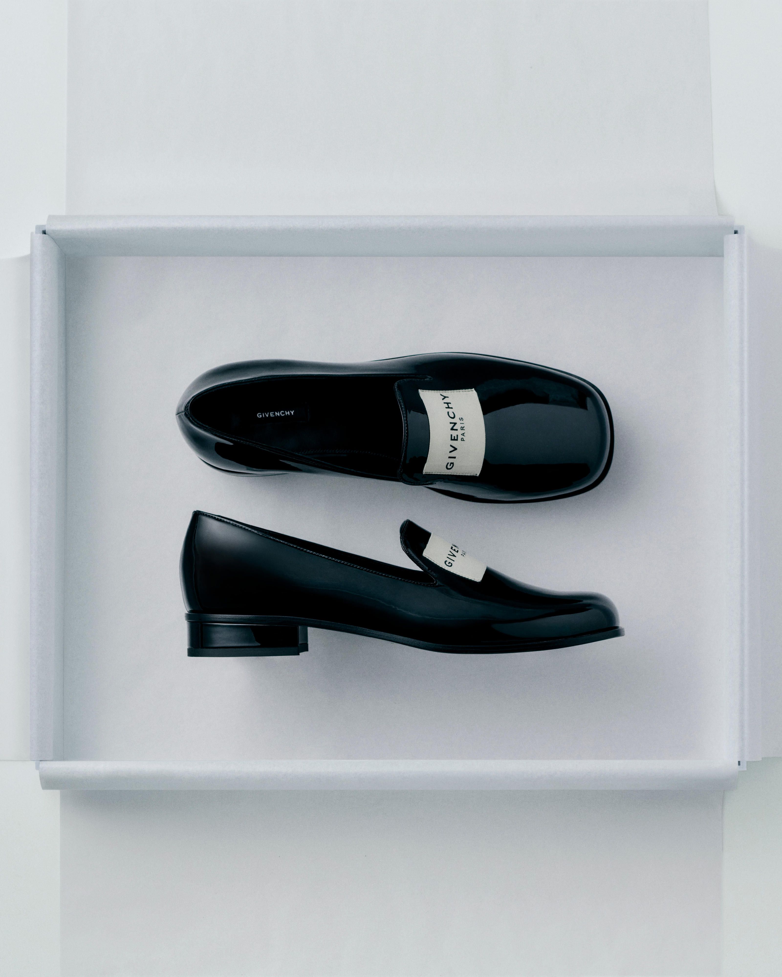 GIVENCHY_F25_STILLS_4x5_06