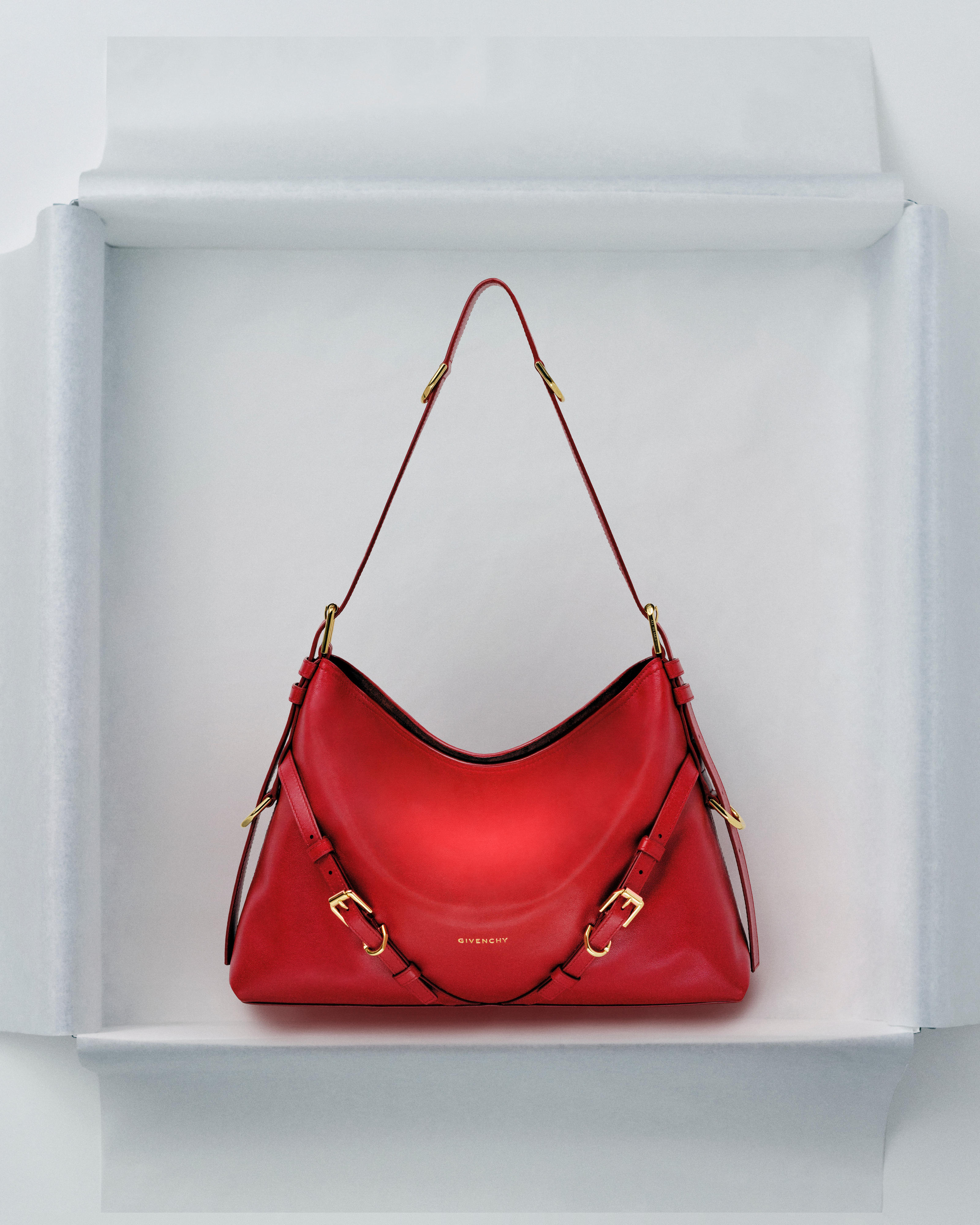 GIVENCHY_F25_STILLS_4x5_21