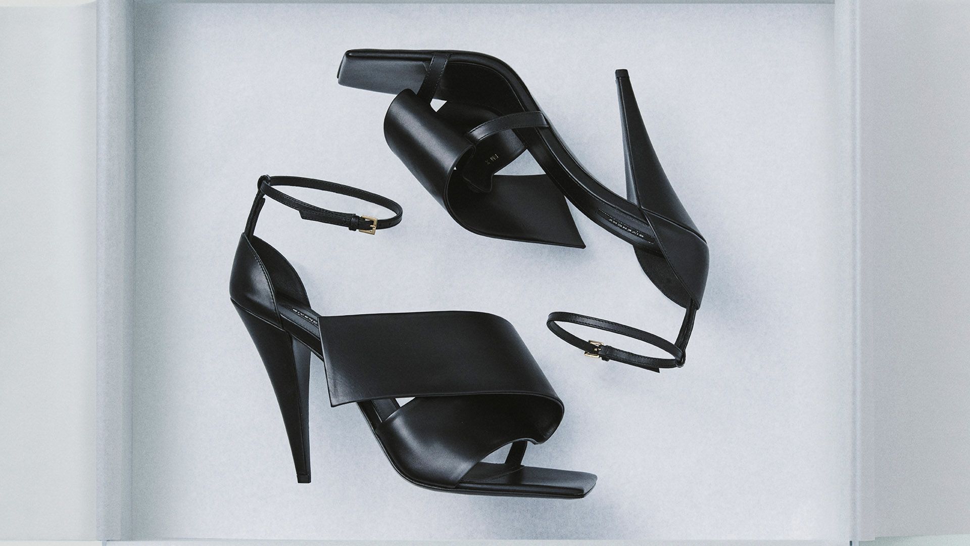 GIVENCHY ブラック ウェッジヒールブーティ　35 1/2 Givenchy Sliced Square Heeled Sandals in Leather | Saks