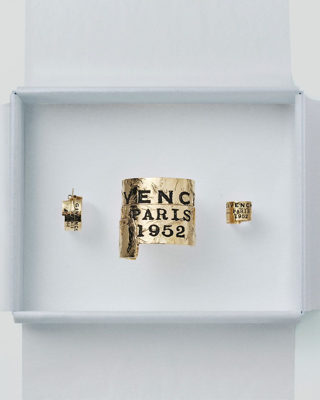 アクセサリー GIVENCHY 楽天市場】GIVENCHY ジバンシィ ピアス BOUCLES 4G BN1030F003