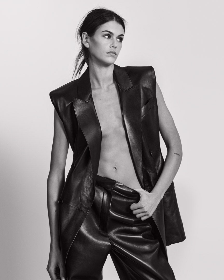 GIVENCHY_FW25_WOMEN_CAMPAIGN_DIGITAL_4x5_13