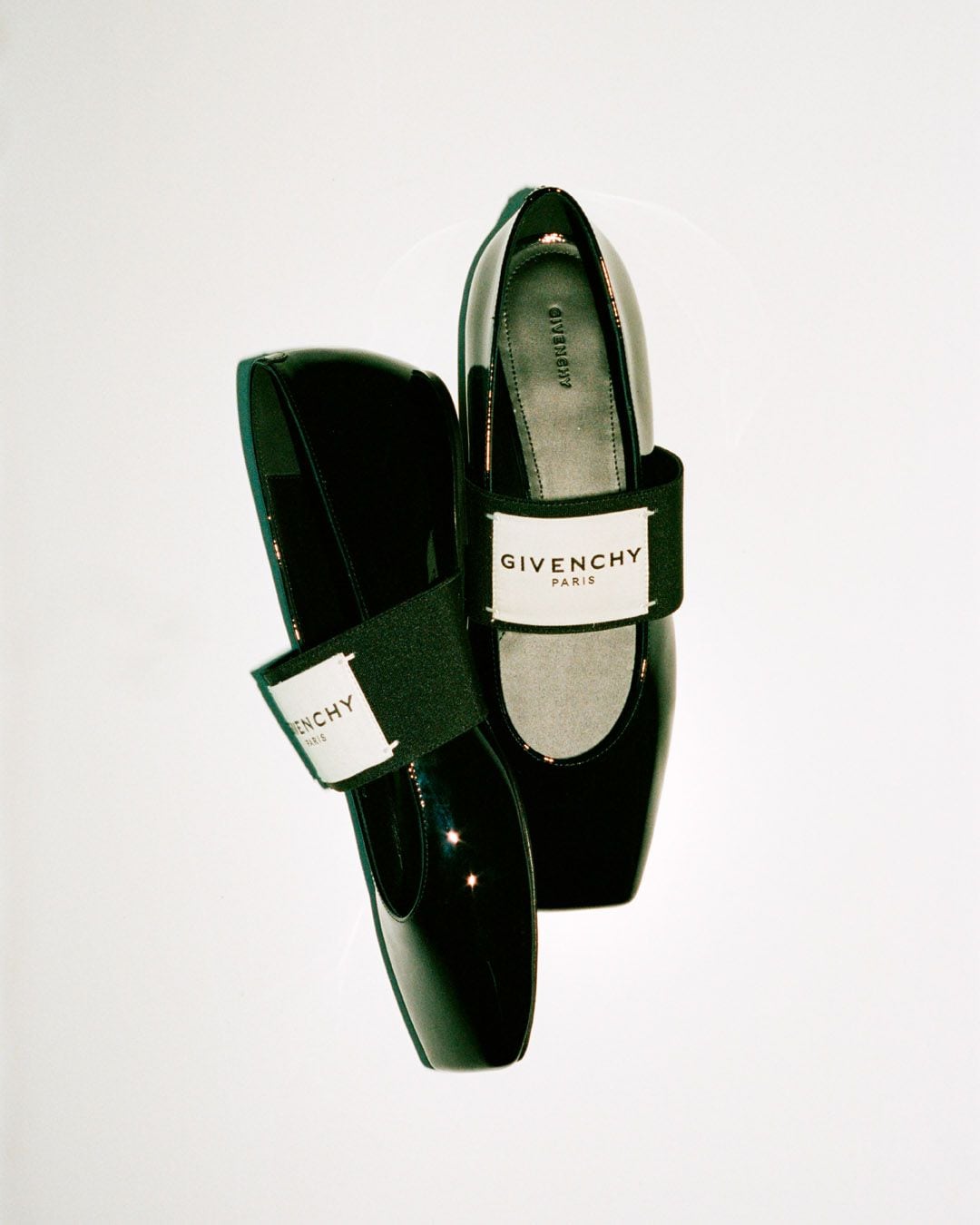 ジバンシィ オフィシャル サイト | GIVENCHY Paris