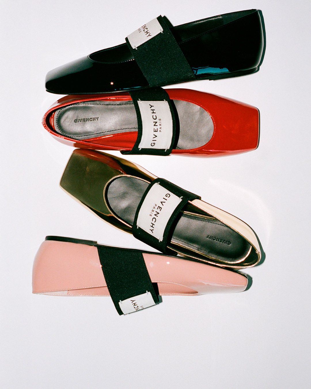 GIVENCHY Official Site : Luxury Bags, Ready-To-Wear, Shoes