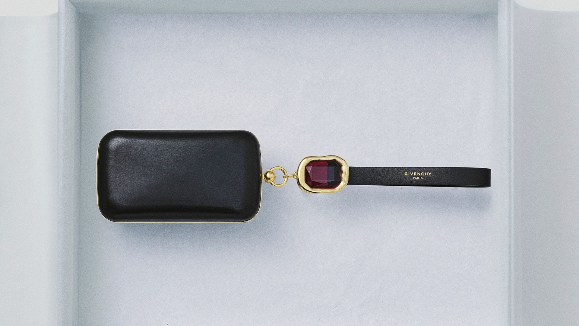 GIVENCHY_FW25_ACCESS_HEIKKI_KASKI_16x9_58