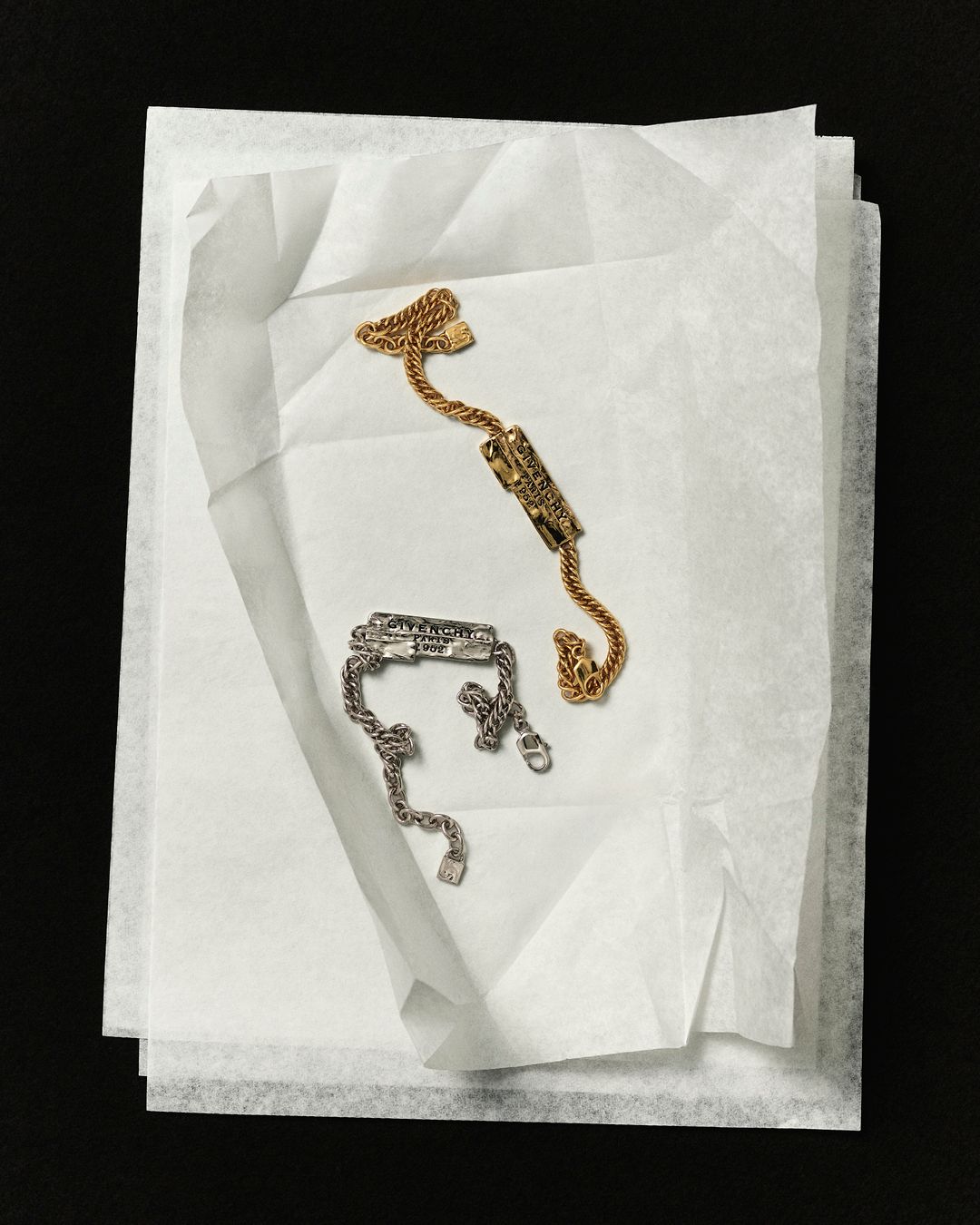 GIVENCHY_S26_STILL_CAMPAIGN_4x5_01