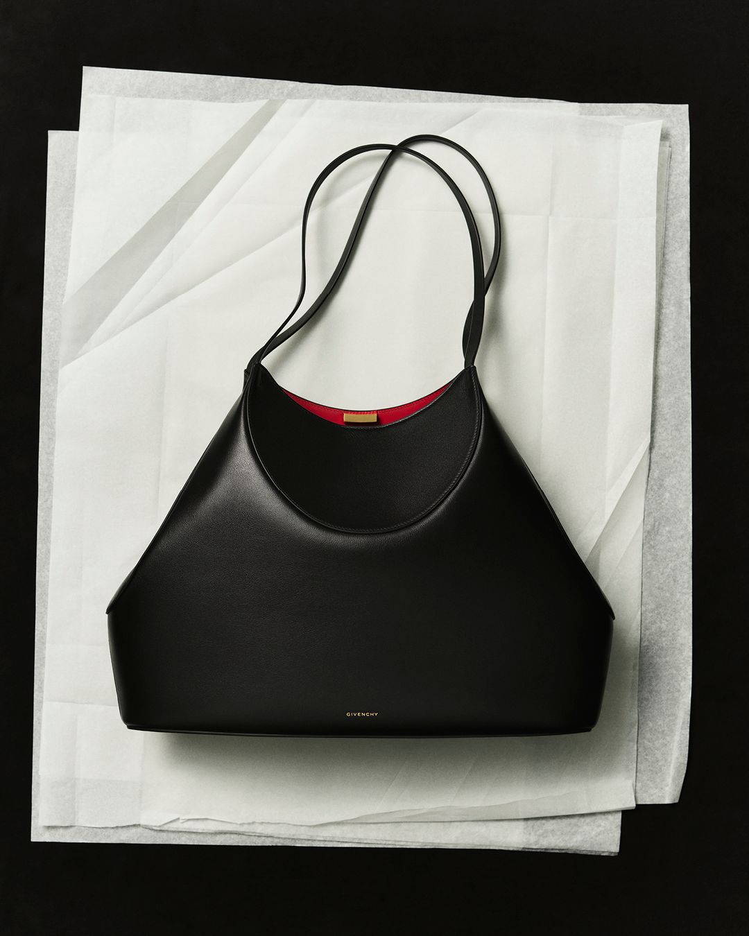 GIVENCHY_S26_STILL_CAMPAIGN_4x5_16