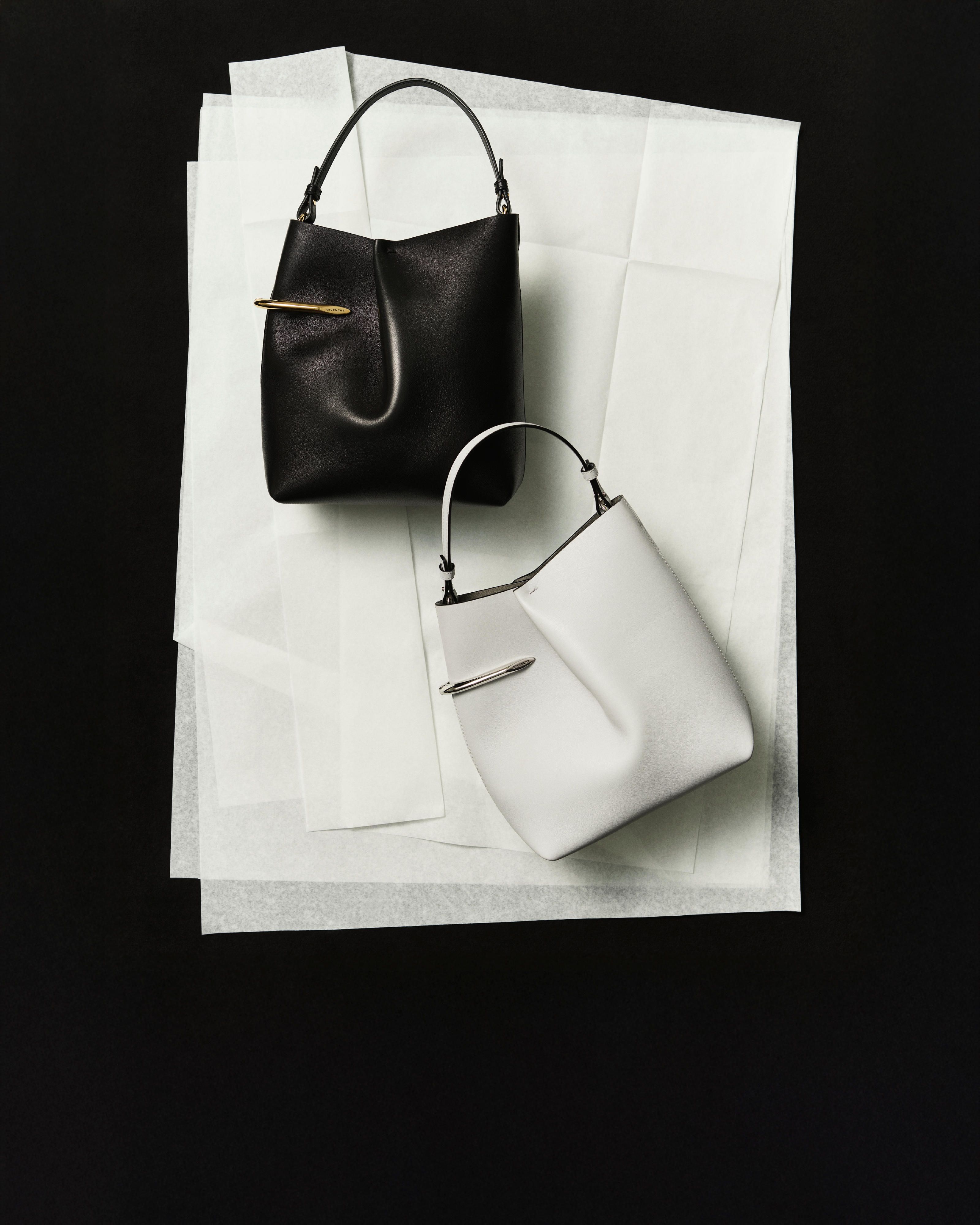 GIVENCHY_S26_STILL_CAMPAIGN_4x5_03B