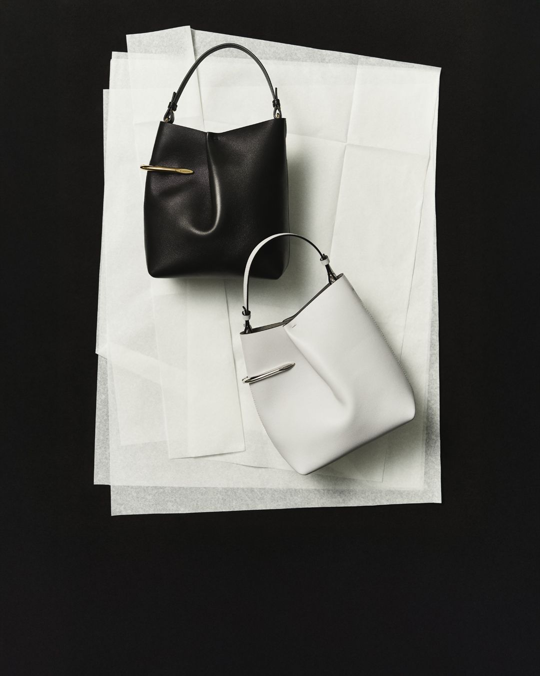 GIVENCHY_S26_STILL_CAMPAIGN_4x5_03B