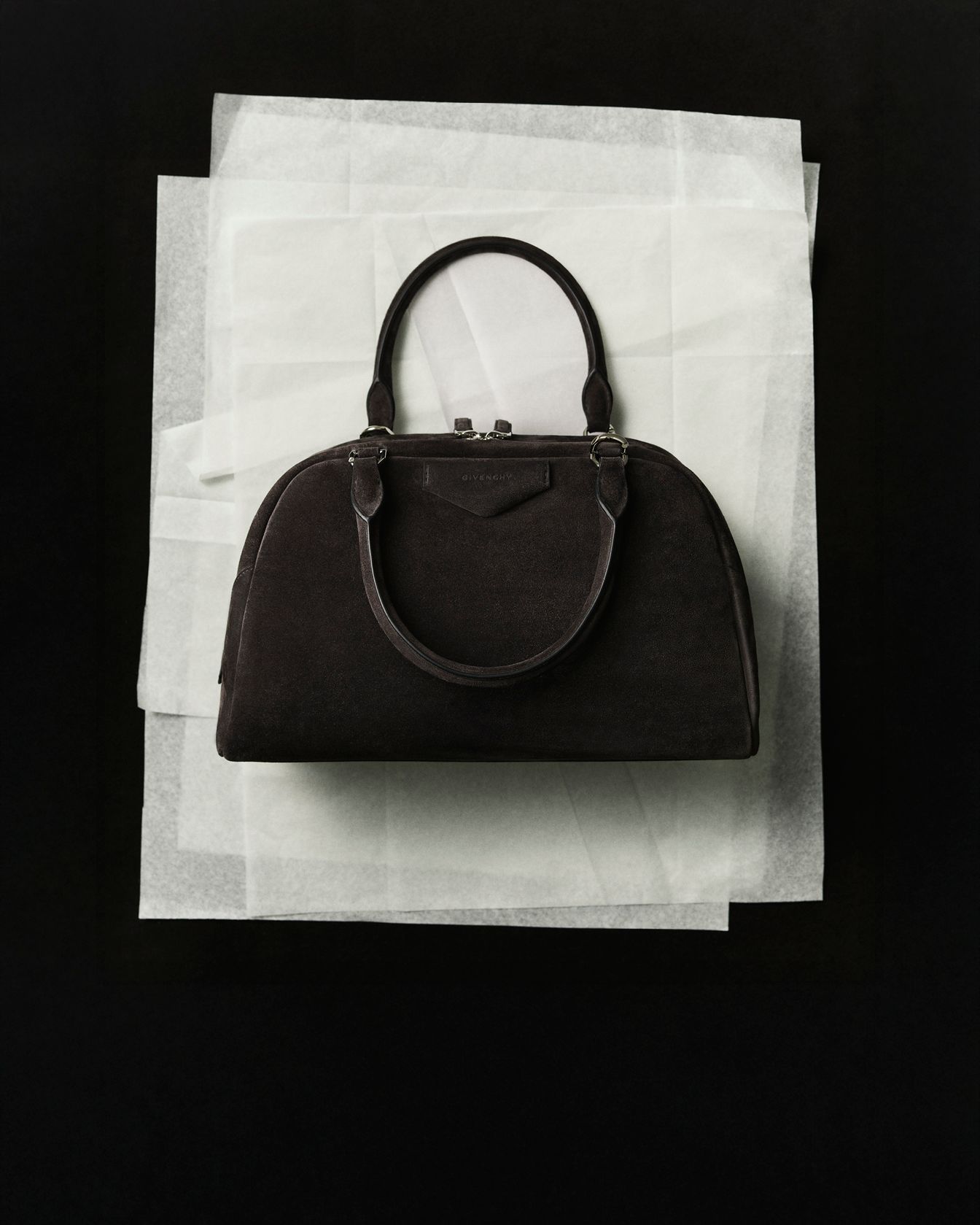 GIVENCHY_S26_STILL_CAMPAIGN_4x5_17B