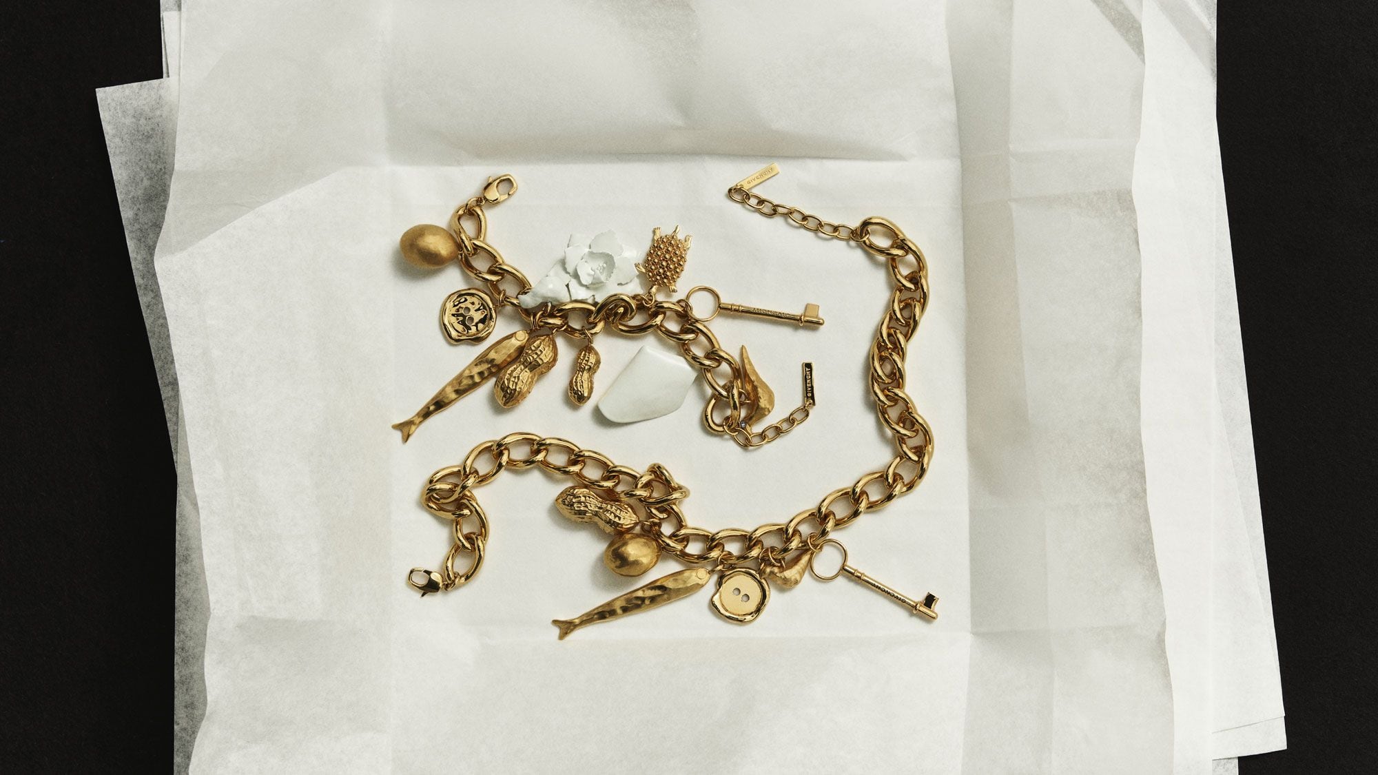 GIVENCHY_S26_STILL_CAMPAIGN_16x9_14 (1)