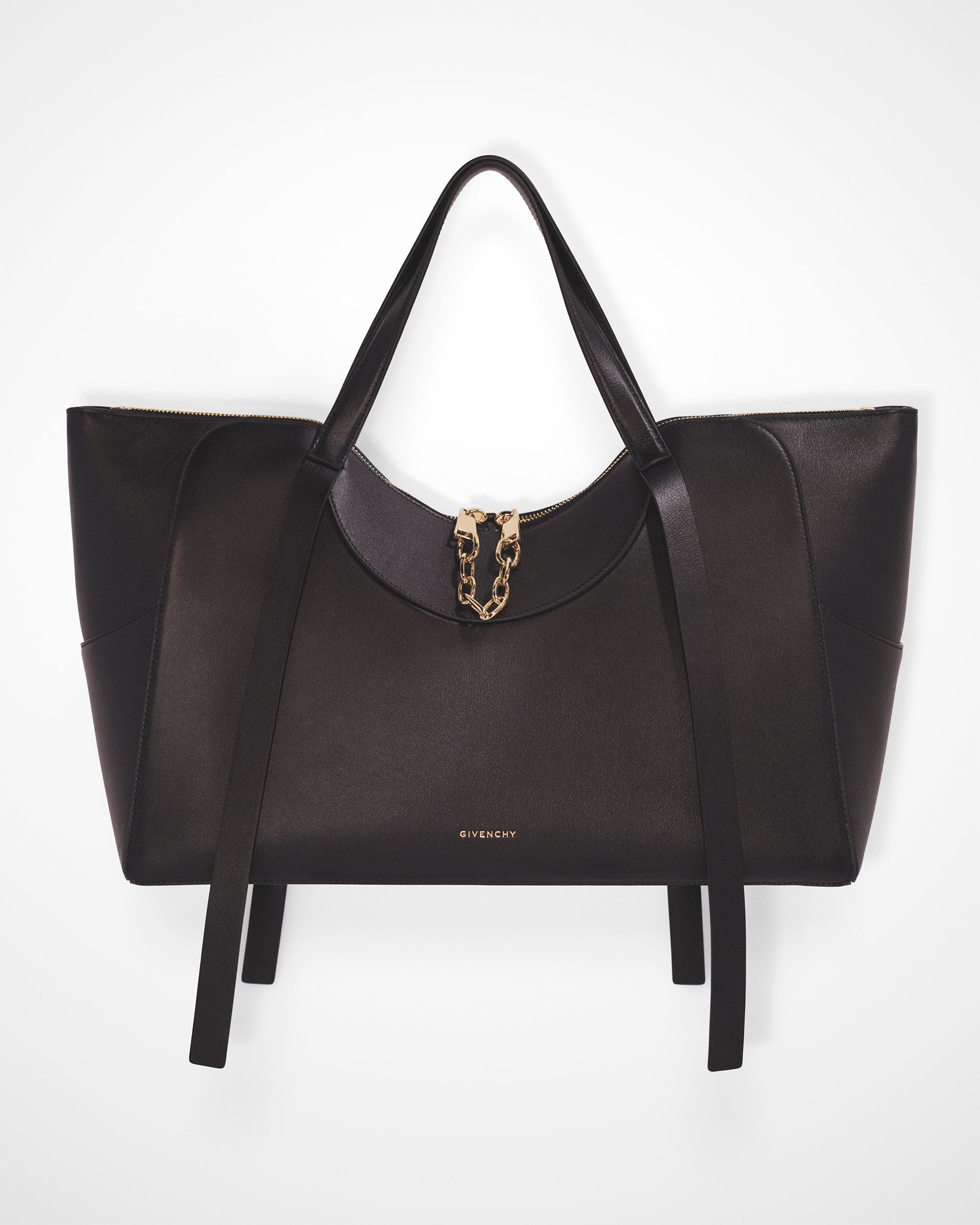GIVENCHY_2026_SNATCH_BAG_CAMPAIGN_4x5_06
