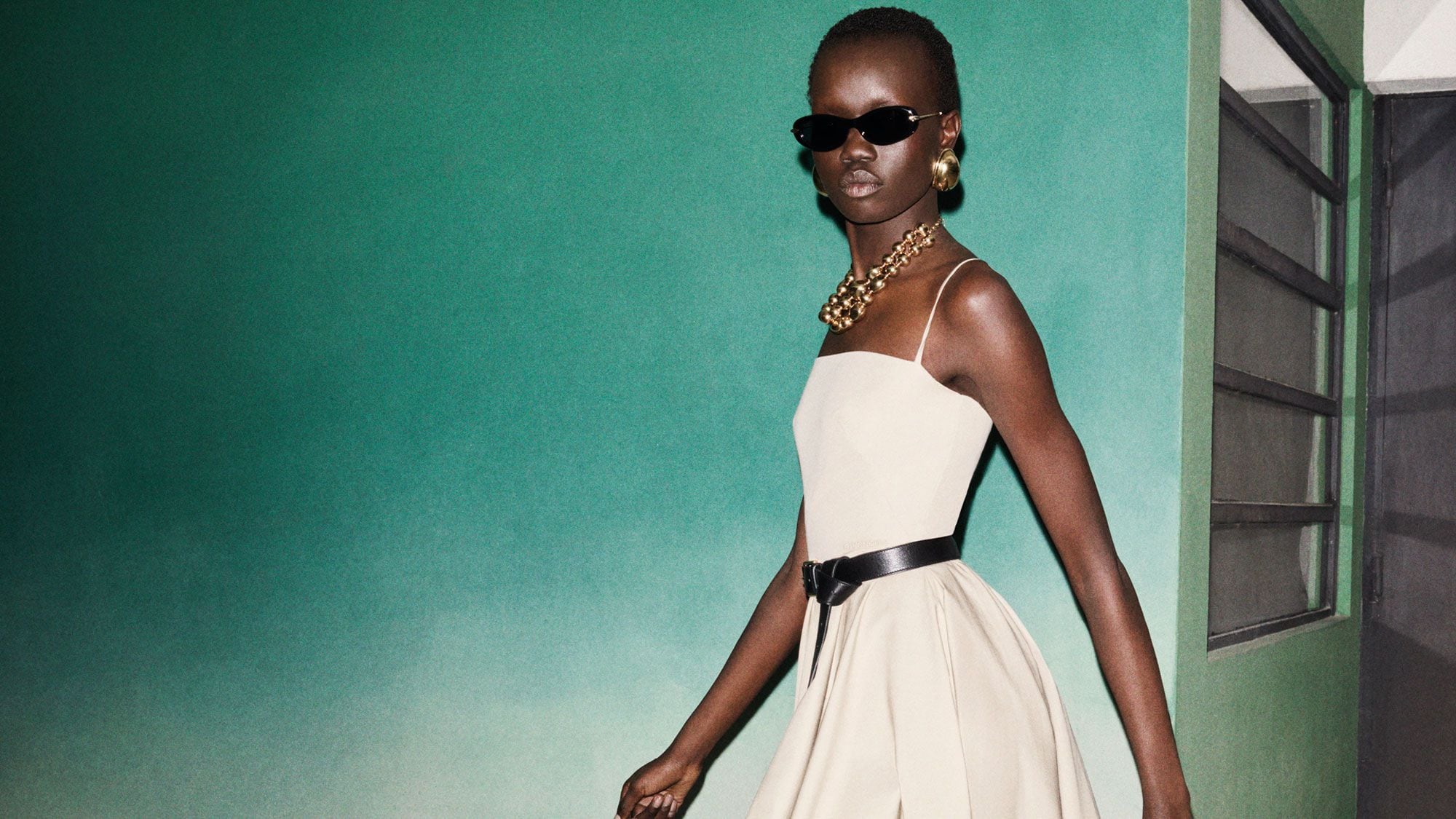 GIVENCHY_CAMPAIGN_HIGH_SUMMER_DIGITAL_16x9_01