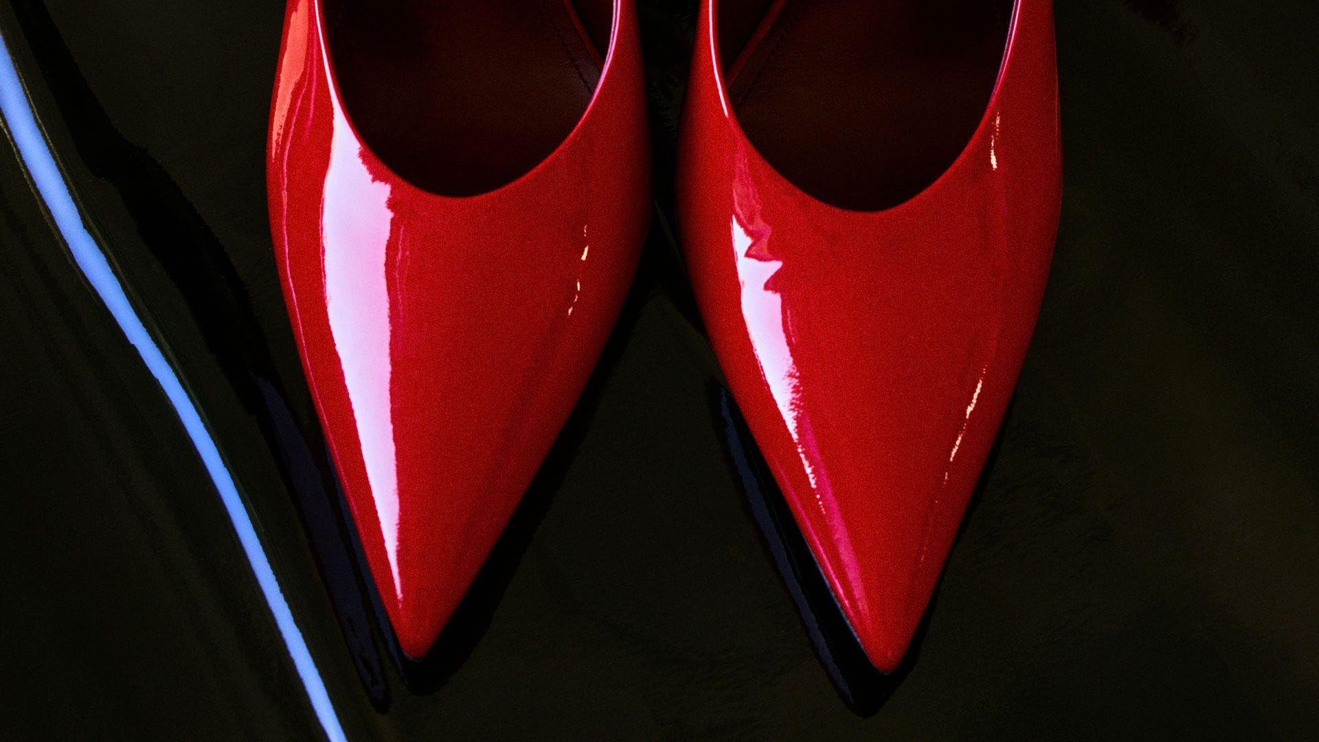 reduced_SHOT_16_RED_HEELS_1071-(1)