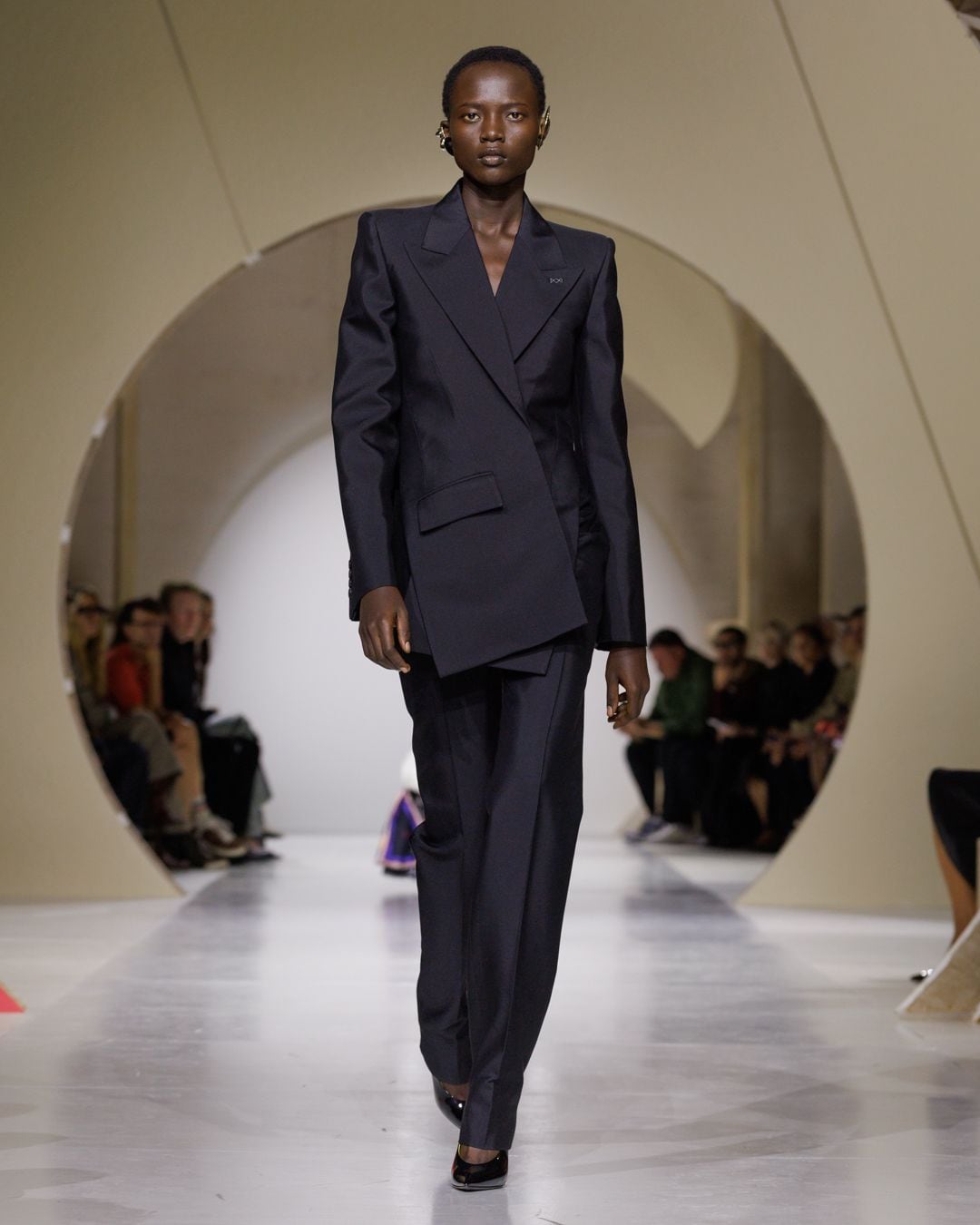 GIVENCHY_SS27_WOMEN_SHOW_LOOK_03