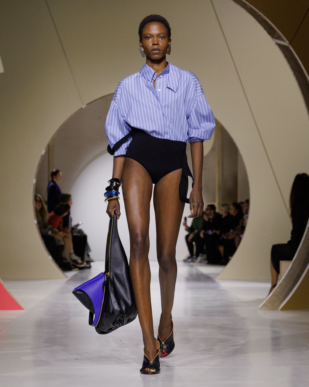 GIVENCHY_SS27_WOMEN_SHOW_LOOK_18
