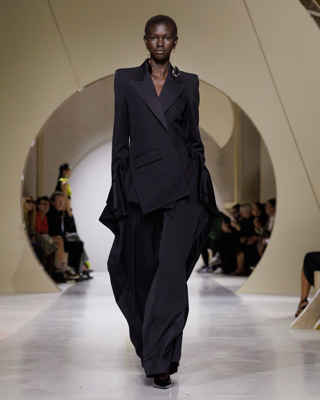 GIVENCHY_SS27_WOMEN_SHOW_LOOK_51