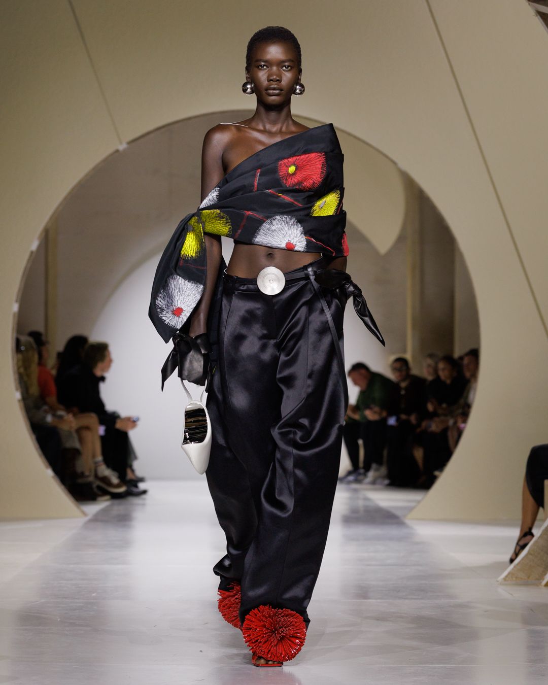 GIVENCHY_SS27_WOMEN_SHOW_LOOK_25