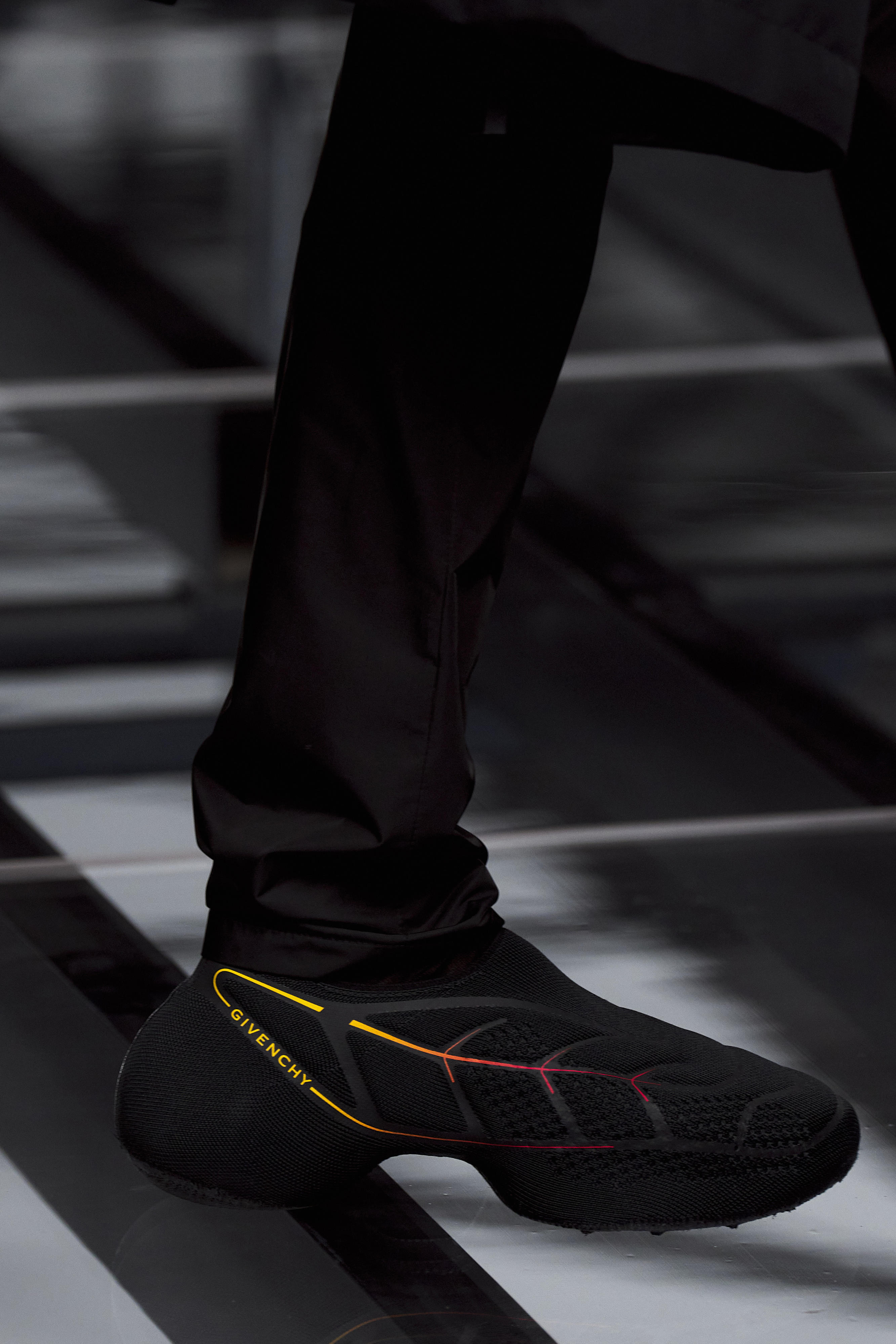 GIV_226D_RTW_Details_13