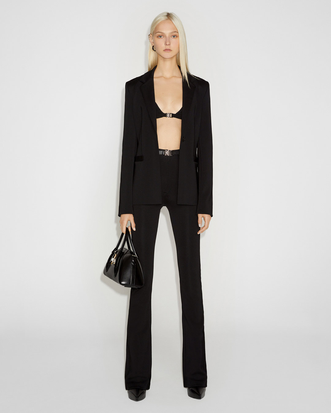 GIVENCHY_SPRING23_WOMEN_01_1080X1350