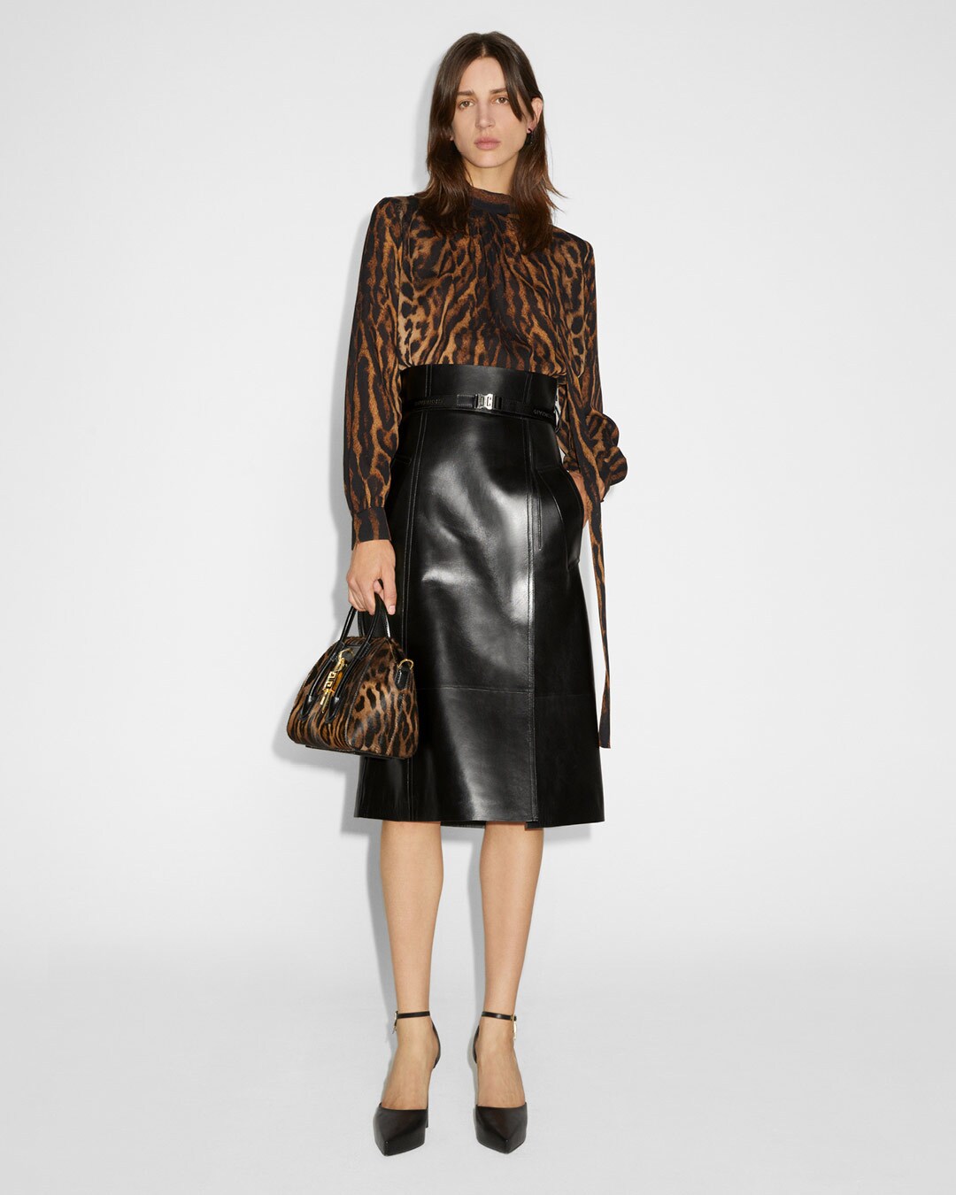 GIVENCHY_SPRING23_WOMEN_16_1080X1350 (1)