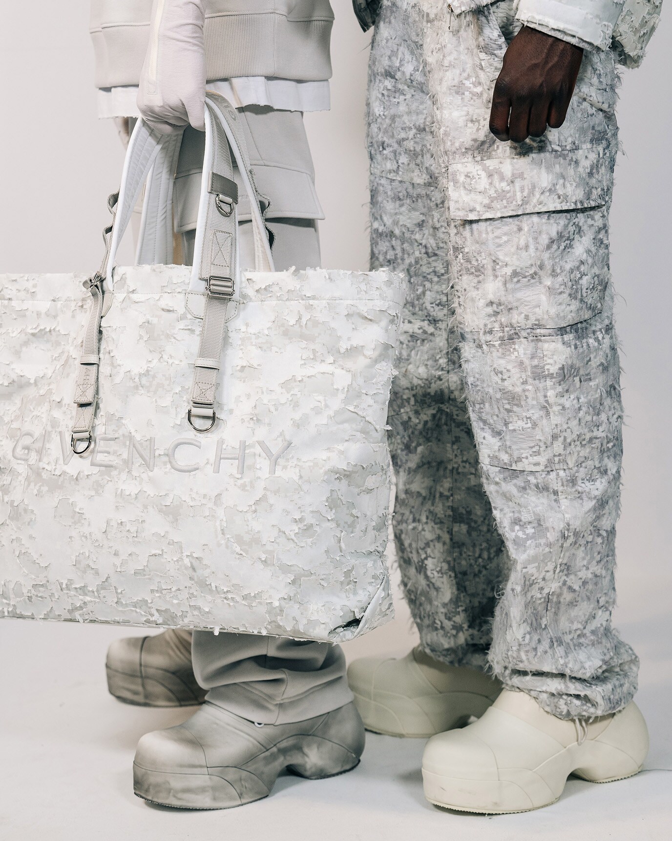 bACKSTAGE_SS23_MEN_STATIC_19