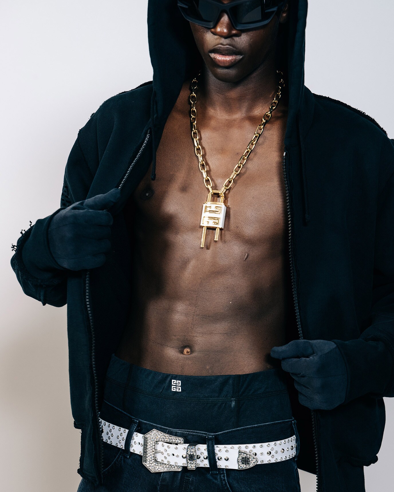 bACKSTAGE_SS23_MEN_STATIC_22