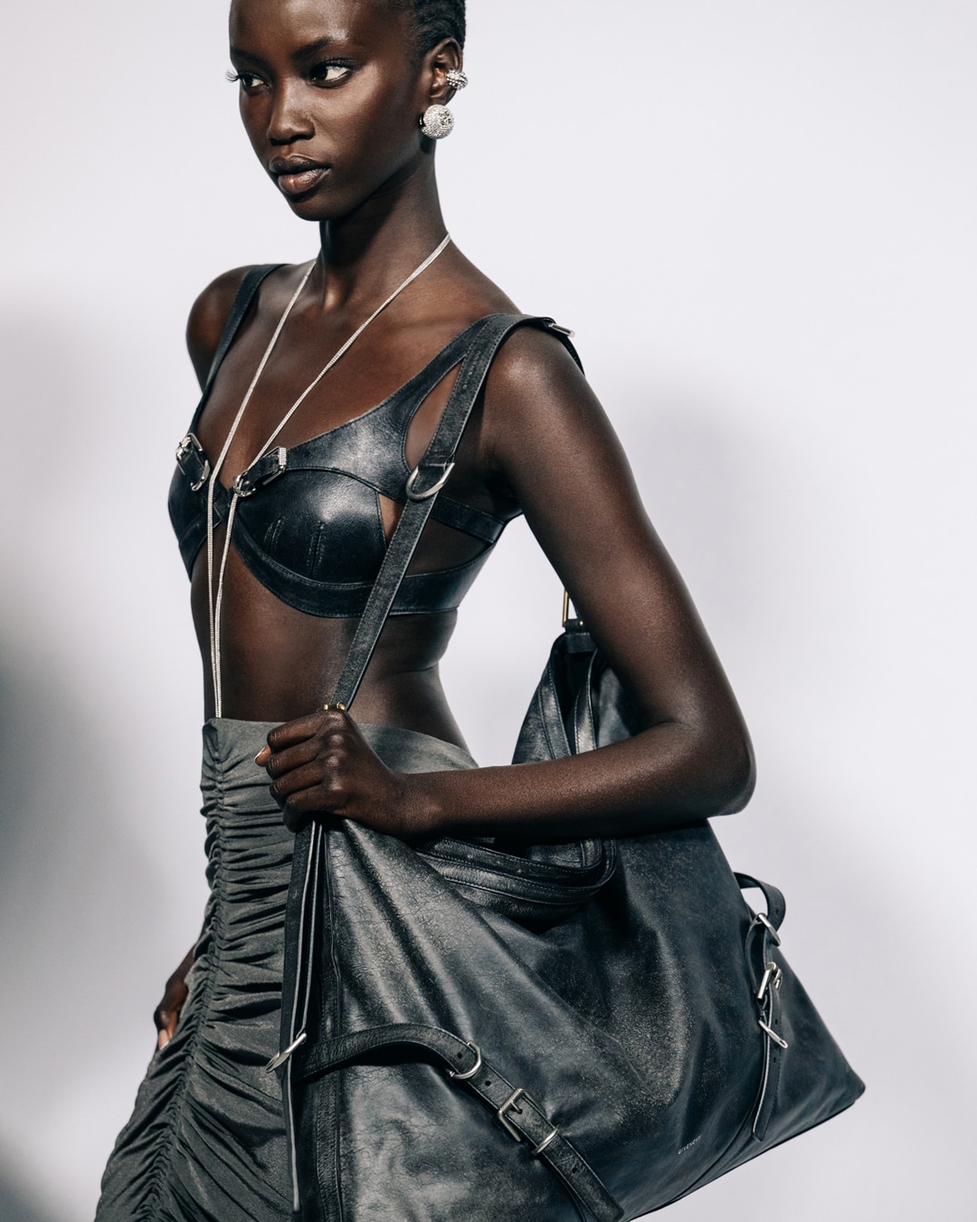 Malen overloop Onhandig Givenchy Summer 2023 Women