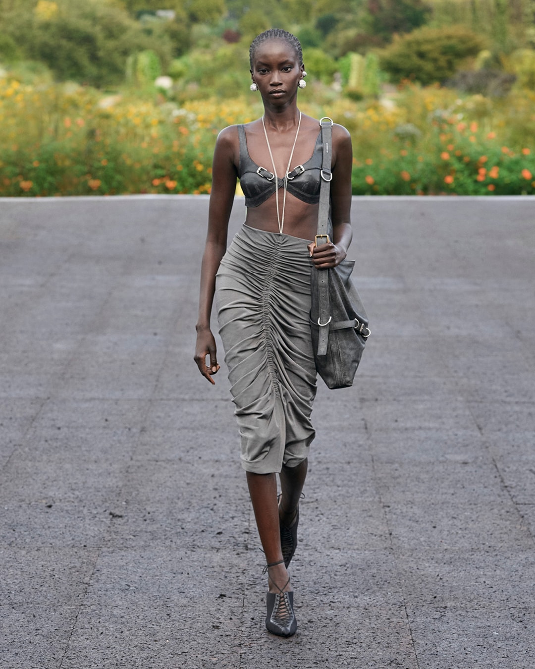Look-03
