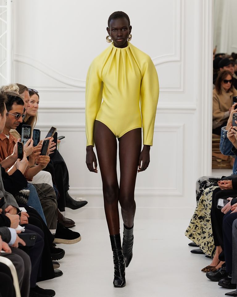 2025年秋冬ウィメンズコレクション | Givenchy