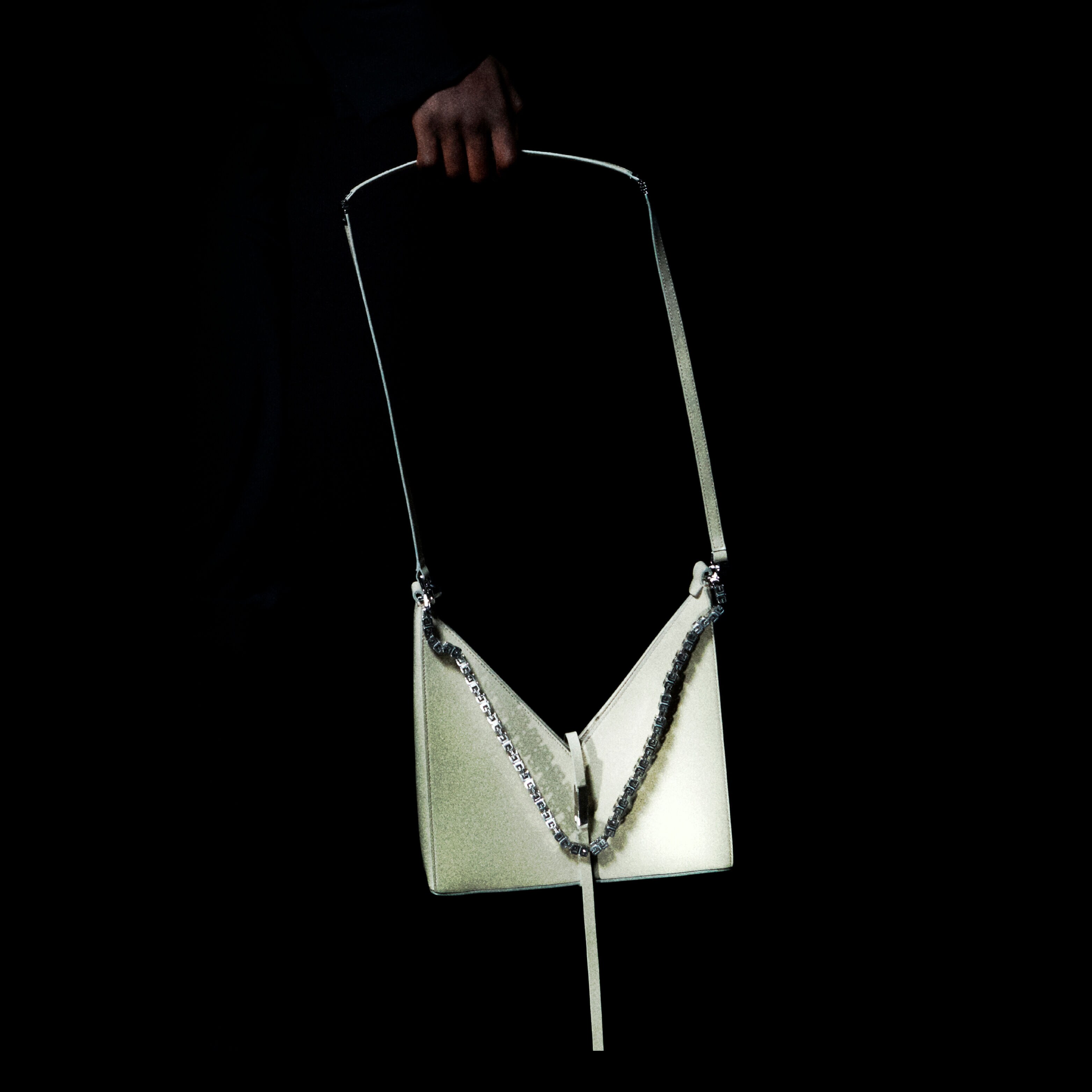 Givenchy Cut Out 2024 favors