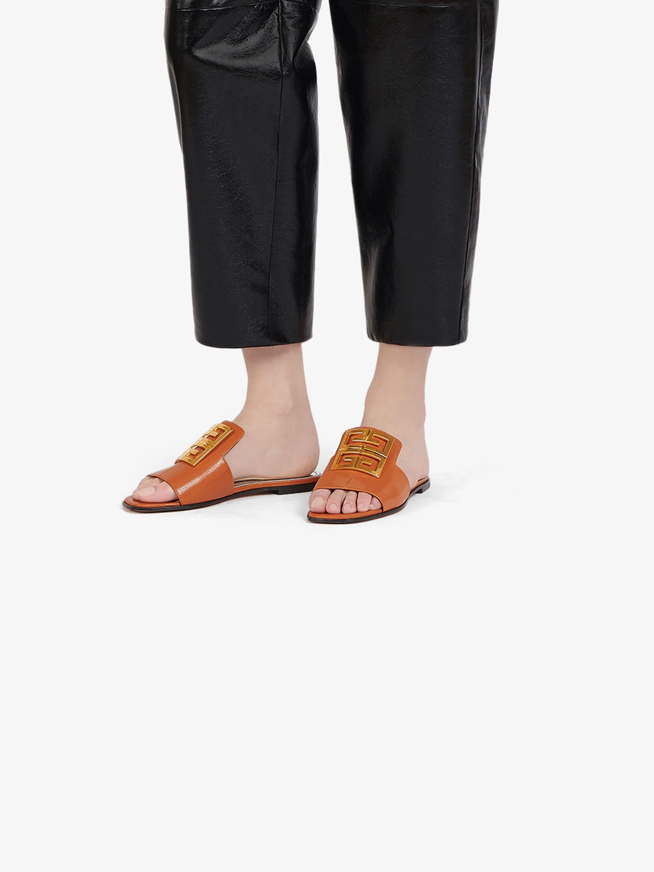 4G sandals in grained leather View-2, Full screen