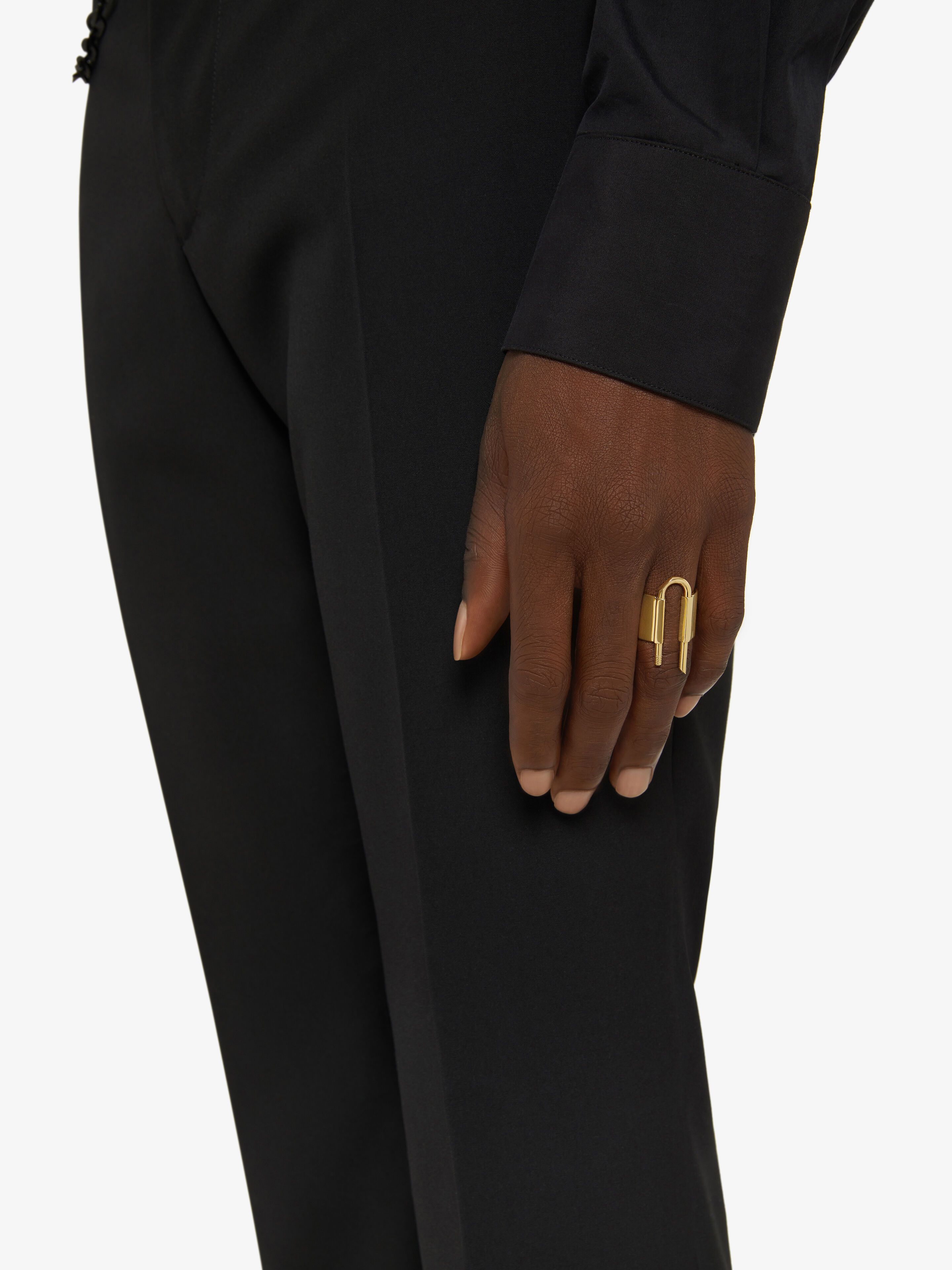 givenchy small pandora messenger