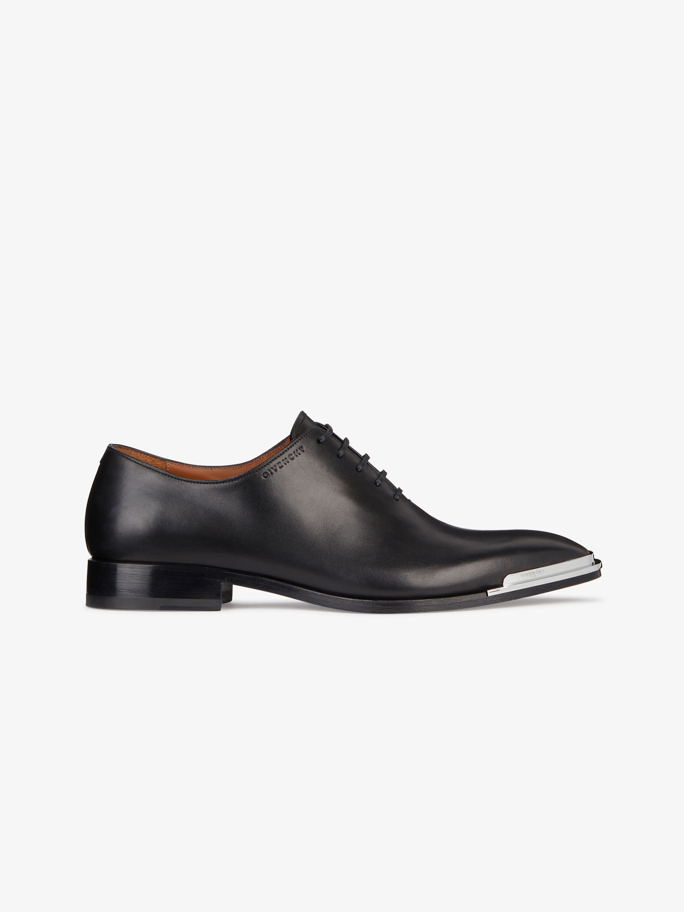 Oxford shoes in box leather with metal 