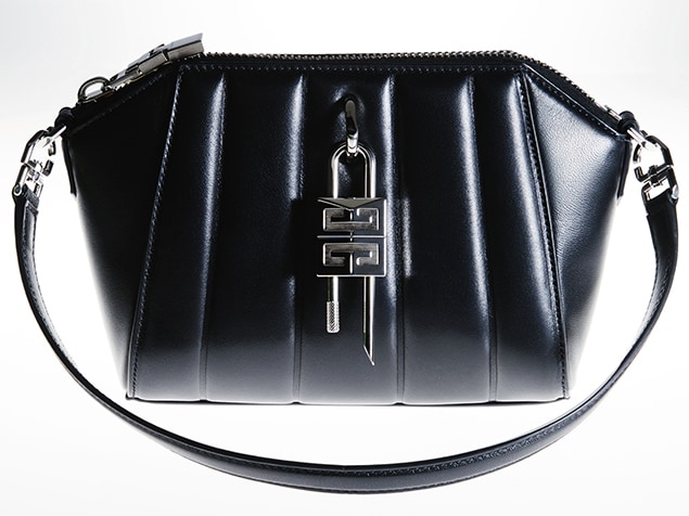 Go back Planned stationery All bags | Women bags | GIVENCHY Paris