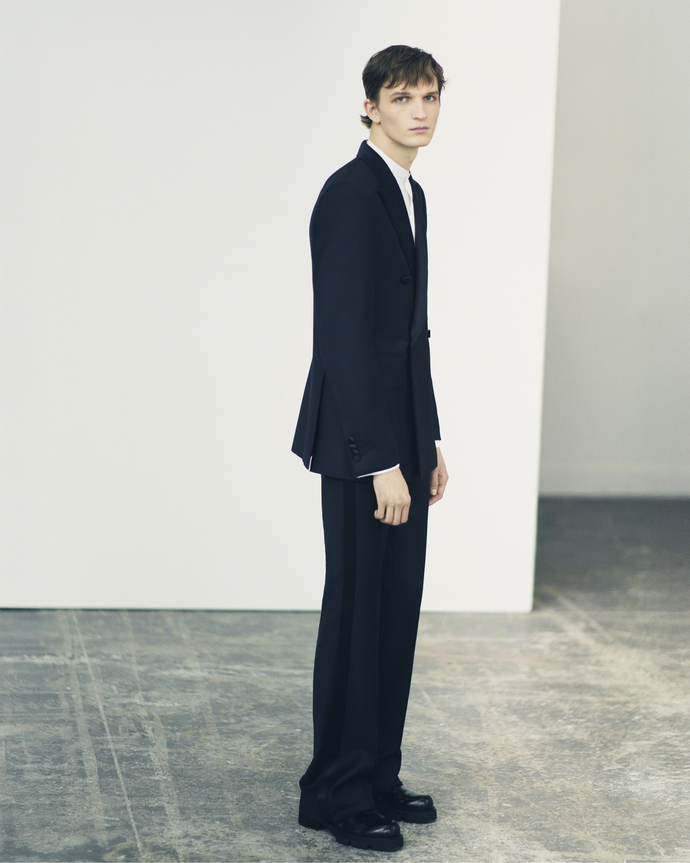 Slim fit sweater in cashmere with laces