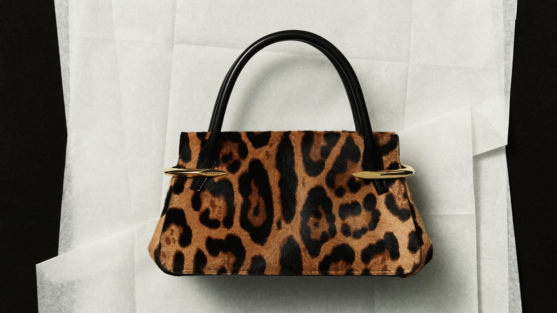 Mini Pinch bag in leather