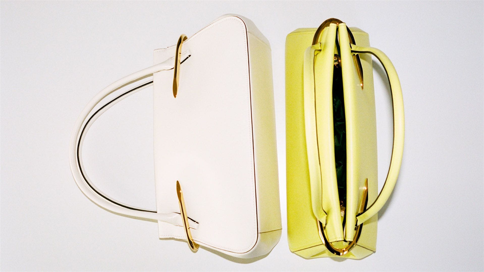 Mini Pinch bag in leather