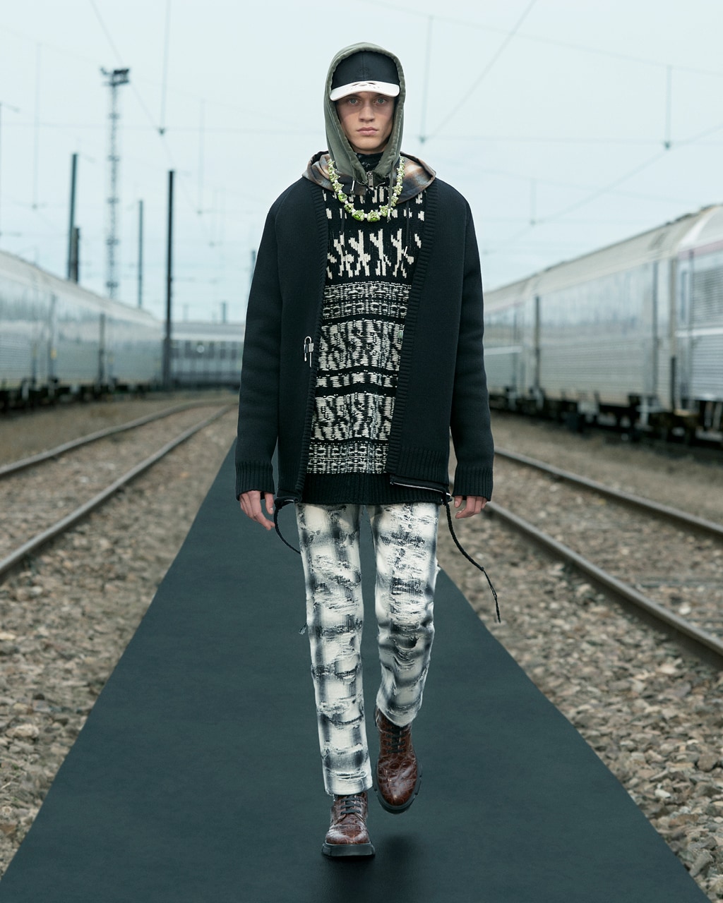 Spring 2022 pre-collection Look 22