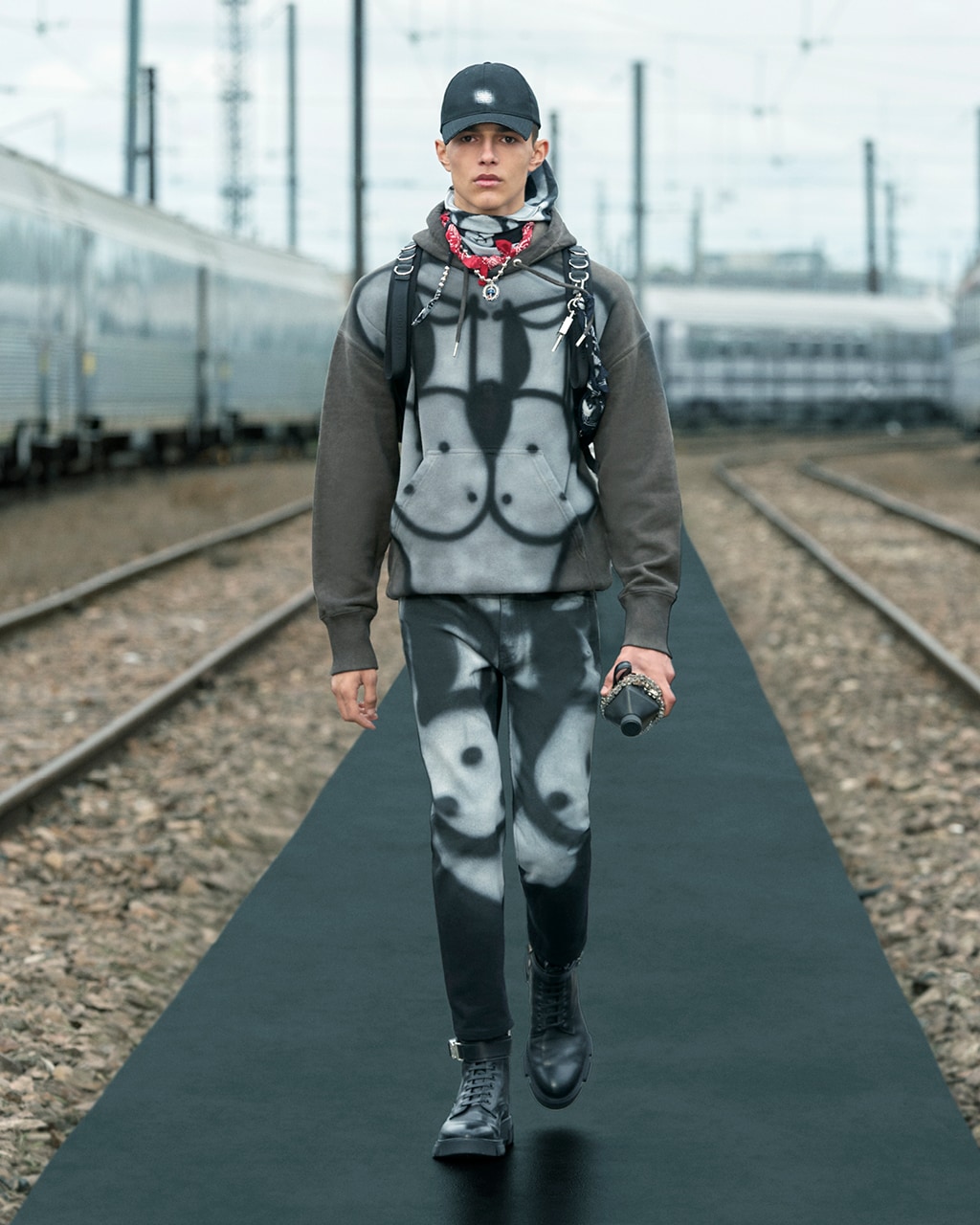 Spring 2022 pre-collection Look 7