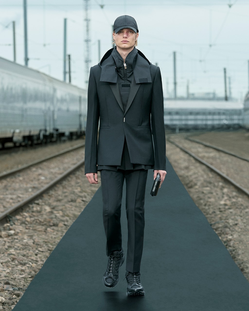 Spring 2022 pre-collection Look 43
