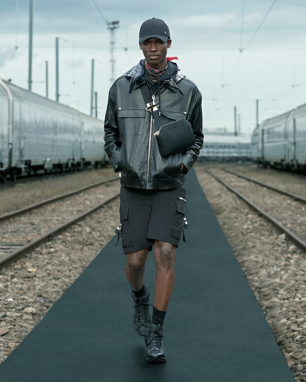 Spring 2022 pre-collection Look 38