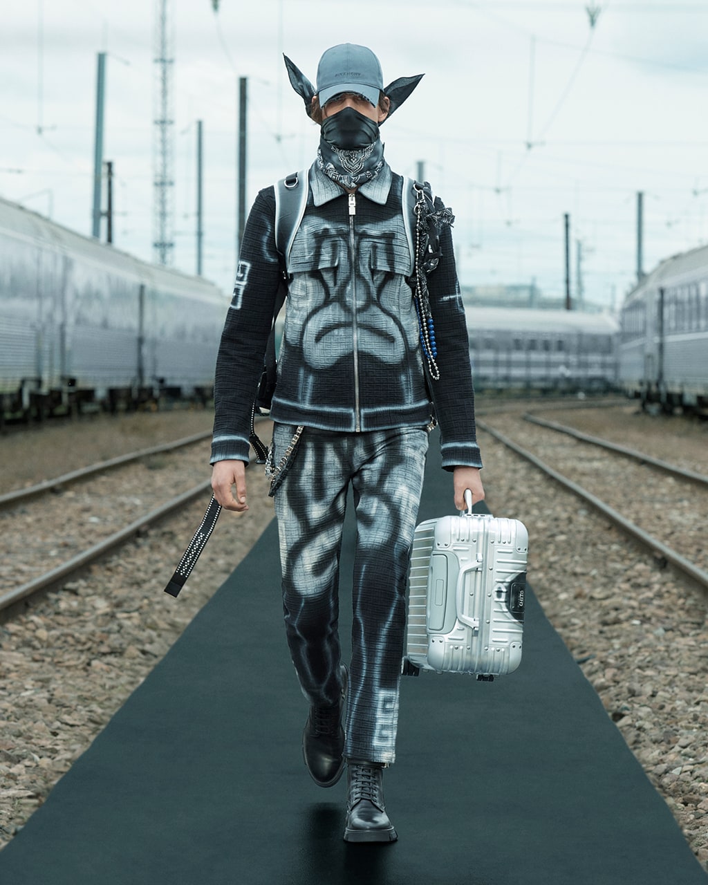 Spring 2022 pre-collection Look 11