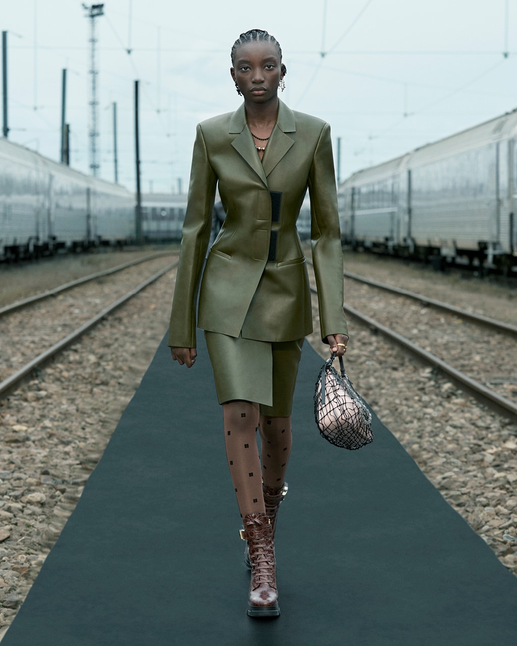 Spring 2022 pre-collection Look 34