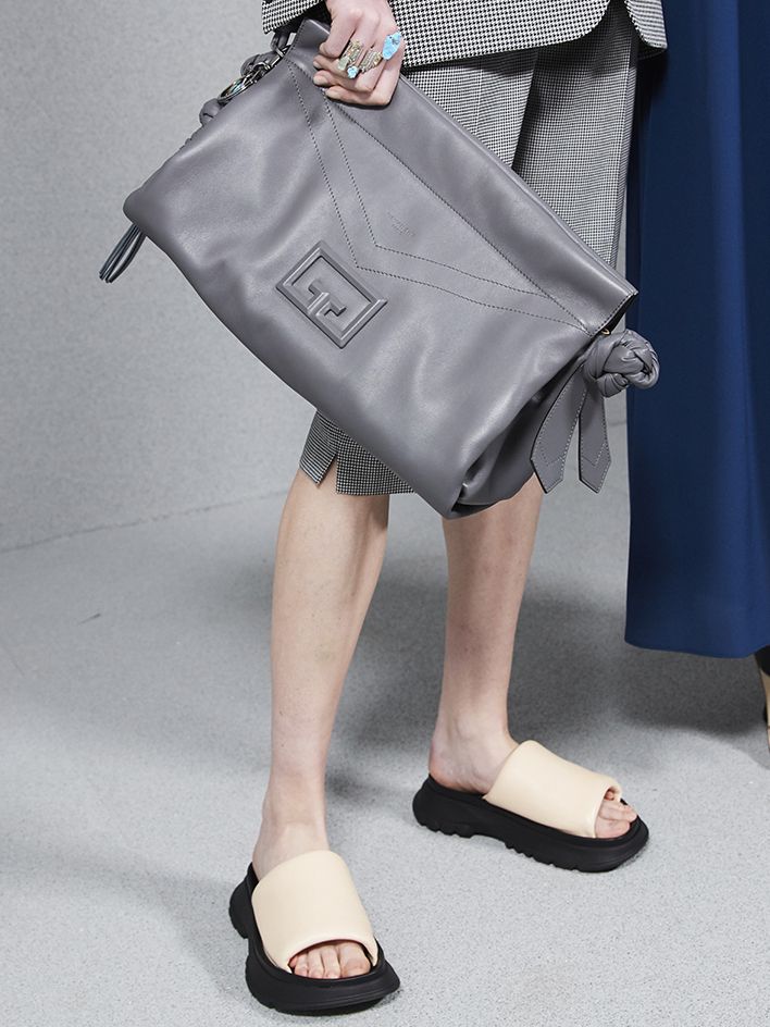 Discover the ID93 bag